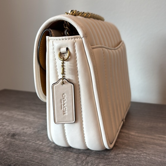 Coach Pillow Madison - Picture 4 of 13